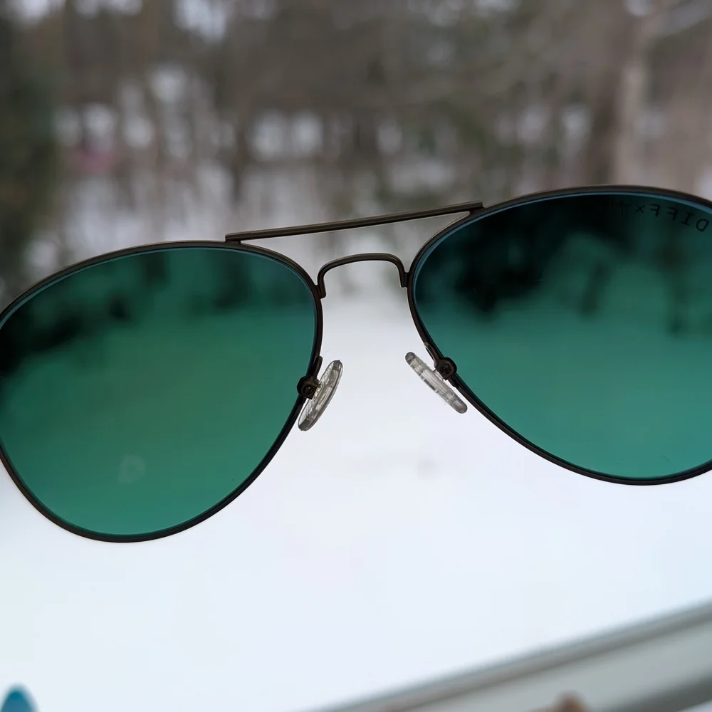 DIFF Aviator Chic Sunglasses - Picture 3 of 7